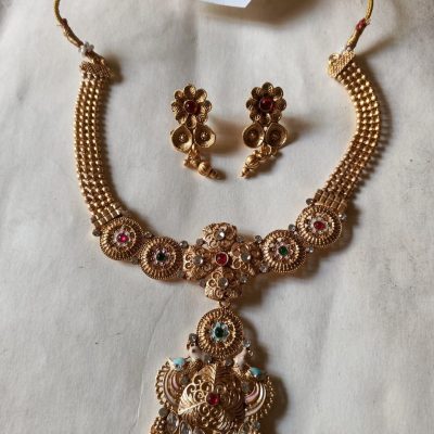 Traditional jewellery set